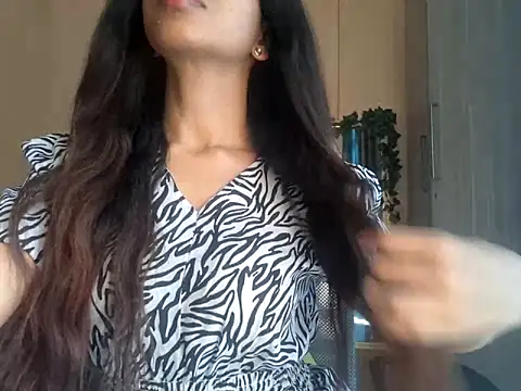 Snapshot of Queen_Ayeshaa chatting on 03-14-25, 09:46 Queen Ayeshaa online show from 03-14-25, 09:46