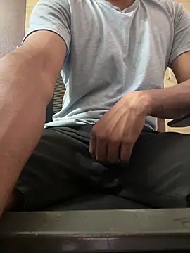 Snapshot of RightFielder chatting on 10-02-25, 02:46 RightFielder online show from 10-02-25, 02:46