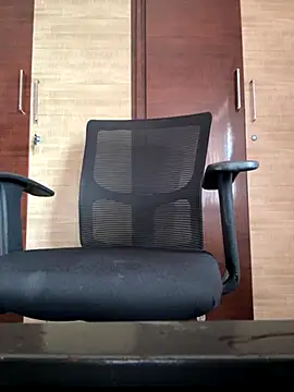 Snapshot of RightFielder chatting on 10-05-25, 09:51 RightFielder online show from 10-05-25, 09:51