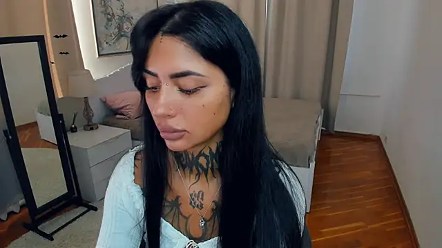 Snapshot of CharimgSabrina chatting on 09-11-25, 06:24 CharimgSabrina online show from 09-11-25, 06:24