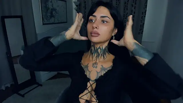 Snapshot of CharimgSabrina chatting on 09-19-25, 06:15 CharimgSabrina online show from 09-19-25, 06:15