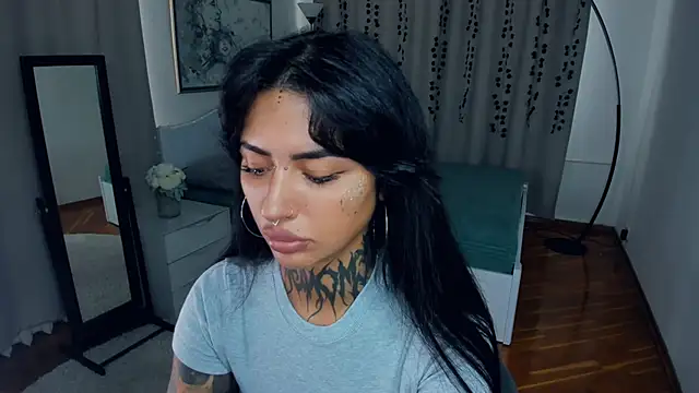 Snapshot of CharimgSabrina chatting on 09-27-25, 06:18 CharimgSabrina online show from 09-27-25, 06:18