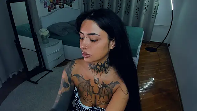 Snapshot of CharimgSabrina chatting on 10-10-25, 06:45 CharimgSabrina online show from 10-10-25, 06:45