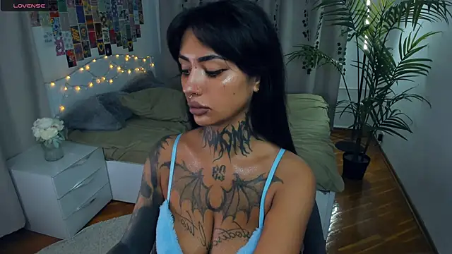 Snapshot of CharimgSabrina chatting on 11-28-25, 06:16 CharimgSabrina online show from 11-28-25, 06:16