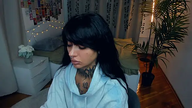 CharimgSabrina online show from 02-06-26, 06:07