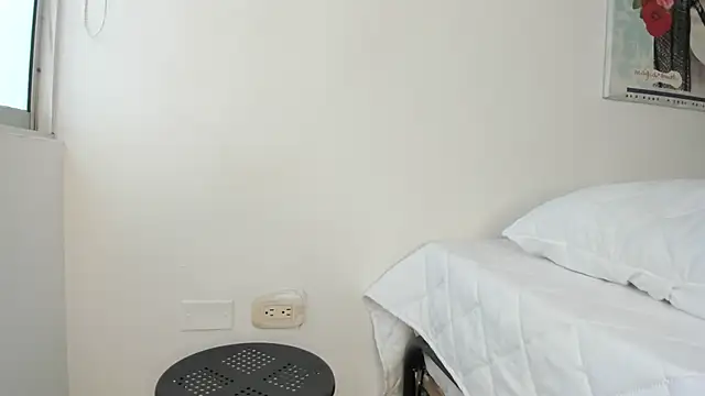 Snapshot of cowmarce chatting on 11-21-25, 11:09 cowmarce online show from 11-21-25, 11:09