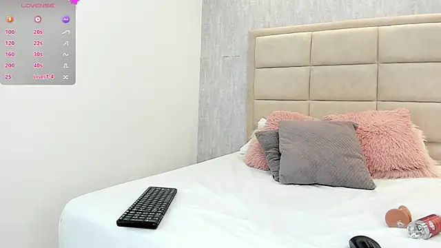 Snapshot of sweetandyy_ chatting on 03-15-25, 04:43 sweetandyy online show from 03-15-25, 04:43