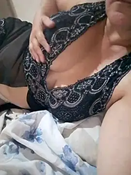 Snapshot of Sandra42 chatting on 02-14-26, 11:23 Sandra42 online show from 02-14-26, 11:23