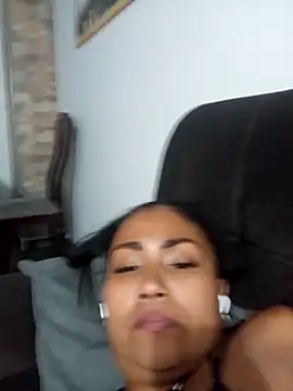 Ariana Rodriguez online show from 10-04-25, 02:20