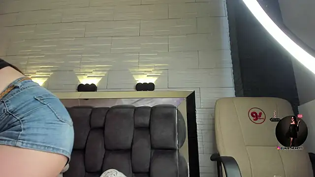 jade heartt online show from 12-22-25, 07:44