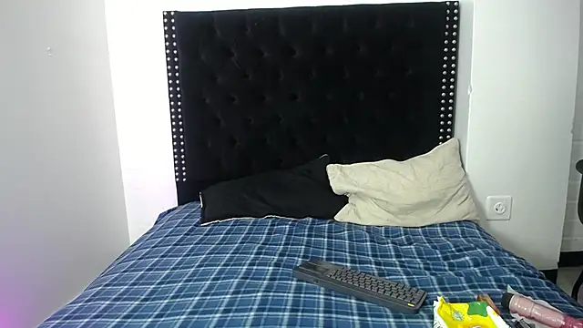 Snapshot of Ayliinn_ chatting on 03-14-25, 03:37 Ayliinn online show from 03-14-25, 03:37