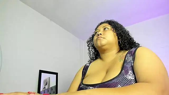 Snapshot of Ayliinn_ chatting on 11-06-25, 05:08 Ayliinn online show from 11-06-25, 05:08