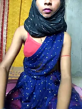 Snapshot of Cutesoma01 chatting on 10-13-25, 04:51 Cutesoma01 online show from 10-13-25, 04:51