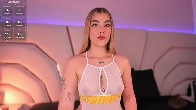 Snapshot of Violeta-Marquez chatting on 05-22-26, 11:27 Violeta-Marquez online show from 05-22-26, 11:27