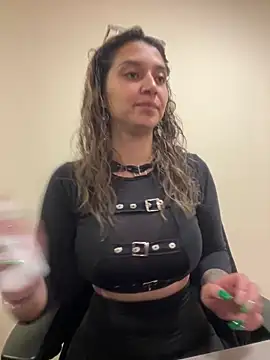 Isabella Varella online show from 03-09-26, 01:04