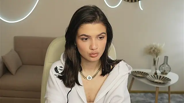 CathrynCovil online show from 03-21-25, 08:39