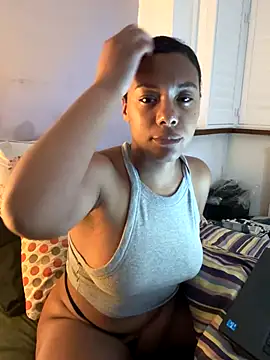 Snapshot of Melia_Rayne chatting on 10-04-25, 11:36 Melia Rayne online show from 10-04-25, 11:36