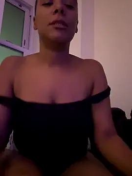 Snapshot of Melia_Rayne chatting on 10-17-25, 07:16 Melia Rayne online show from 10-17-25, 07:16