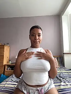 Snapshot of Melia_Rayne chatting on 10-18-25, 11:55 Melia Rayne online show from 10-18-25, 11:55