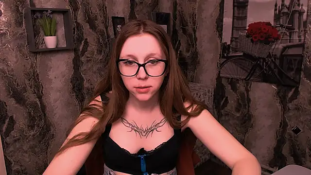 Snapshot of _MiraGold_ chatting on 03-11-25, 10:51 MiraGold online show from 03-11-25, 10:51