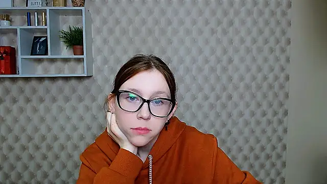 Snapshot of _MiraGold_ chatting on 11-12-25, 07:20 MiraGold online show from 11-12-25, 07:20