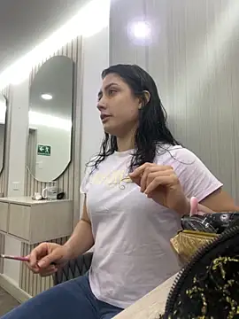 isabella winkler online show from 10-09-25, 11:52