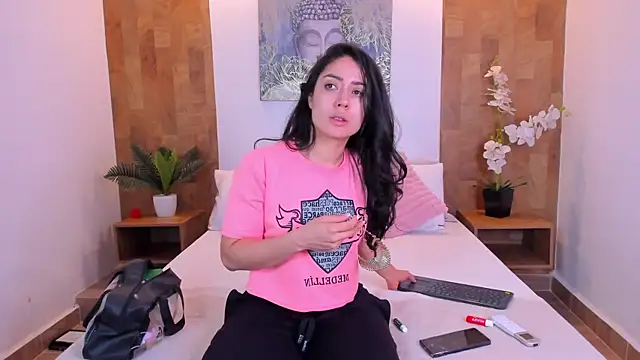 isabella winkler online show from 03-13-26, 10:33