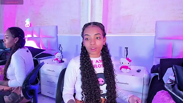 Snapshot of SarahLynn7 chatting on 03-19-25, 08:54 SarahLynn7 online show from 03-19-25, 08:54