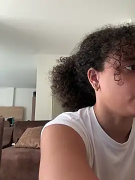 Snapshot of KittyTwerk_2 chatting on 03-17-25, 05:38 KittyTwerk 2 online show from 03-17-25, 05:38