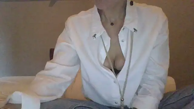 Valentinette online show from 02-01-26, 04:16