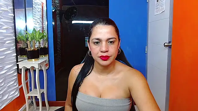 Snapshot of tatiana_lc chatting on 03-11-25, 03:37 tatiana lc online show from 03-11-25, 03:37