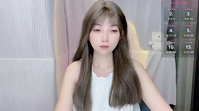 Snapshot of Evelyn-168 chatting on 10-09-25, 01:20 Evelyn-168 online show from 10-09-25, 01:20