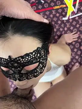 Snapshot of TOP_yoyo chatting on 03-15-25, 11:08 TOP yoyo online show from 03-15-25, 11:08