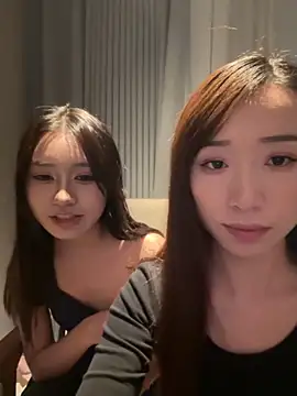 Snapshot of TOP_yoyo chatting on 10-13-25, 01:22 TOP yoyo online show from 10-13-25, 01:22