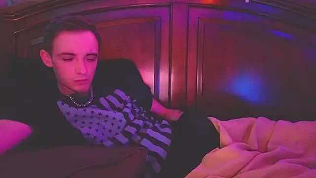 Ilovepussy1911 online show from 04-10-26, 06:18