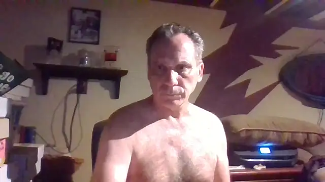 Snapshot of HunkofRock chatting on 09-15-25, 04:45 HunkofRock online show from 09-15-25, 04:45