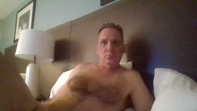 Snapshot of HunkofRock chatting on 09-25-25, 08:40 HunkofRock online show from 09-25-25, 08:40