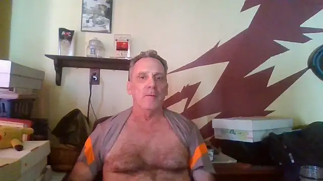 Snapshot of HunkofRock chatting on 10-16-25, 05:58 HunkofRock online show from 10-16-25, 05:58