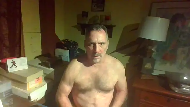 Snapshot of HunkofRock chatting on 03-05-26, 03:02 HunkofRock online show from 03-05-26, 03:02