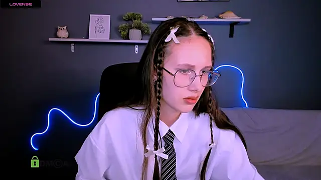 Snapshot of mona_cloud chatting on 09-22-25, 08:00 mona cloud online show from 09-22-25, 08:00