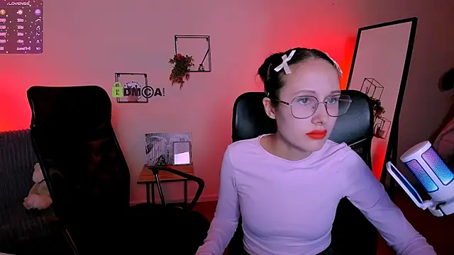 Snapshot of mona_cloud chatting on 09-30-25, 02:05 mona cloud online show from 09-30-25, 02:05