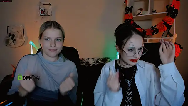 Snapshot of mona_cloud chatting on 10-20-25, 07:14 mona cloud online show from 10-20-25, 07:14