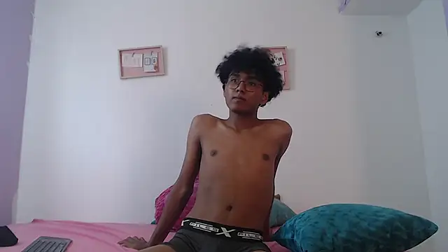 Snapshot of morrgan_ chatting on 03-06-25, 03:56 morrgan online show from 03-06-25, 03:56