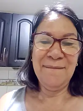 Snapshot of victoria_wayne chatting on 10-24-25, 10:11 victoria wayne online show from 10-24-25, 10:11