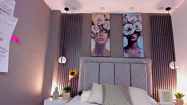 GiannaColling1 online show from 09-12-25, 08:31