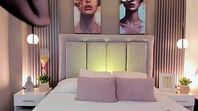 GiannaColling1 online show from 09-17-25, 04:08