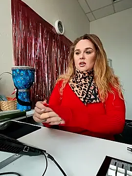 Juicy PeachLux online show from 11-12-25, 05:41