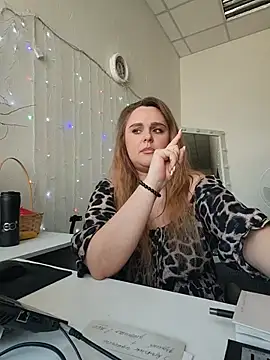 Snapshot of Juicy_PeachLux chatting on 05-16-26, 10:36 Juicy PeachLux online show from 05-16-26, 10:36