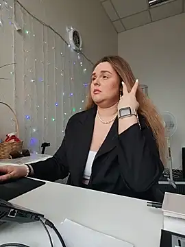 Snapshot of Juicy_PeachLux chatting on 05-20-26, 05:46 Juicy PeachLux online show from 05-20-26, 05:46