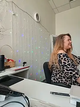 Snapshot of Juicy_PeachLux chatting on 05-24-26, 08:08 Juicy PeachLux online show from 05-24-26, 08:08